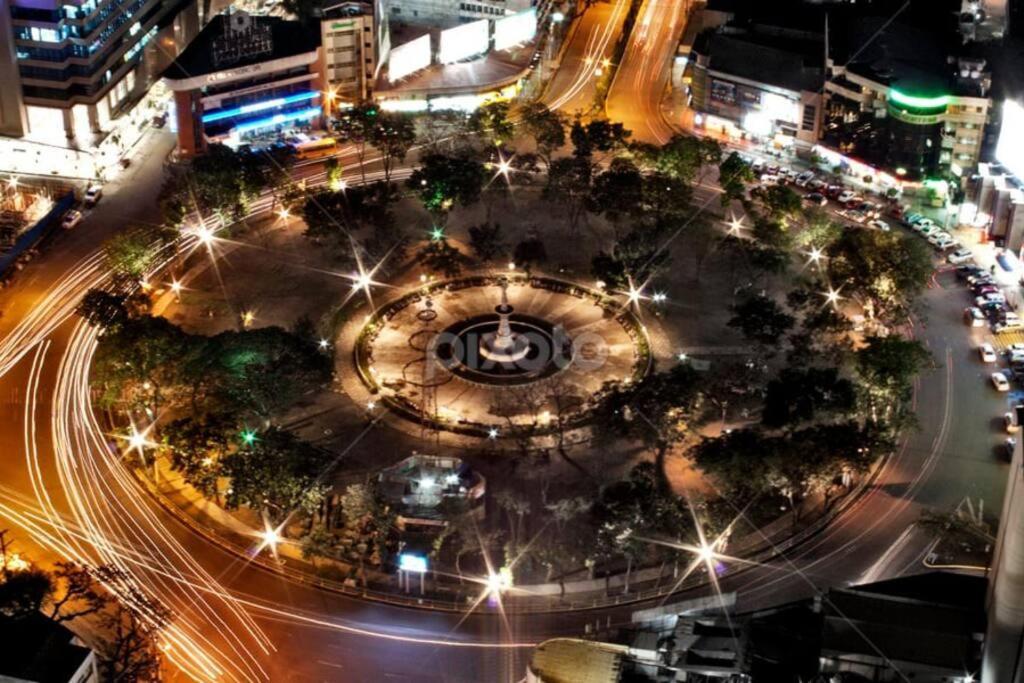 1708 Pool Gym Wi-fi With Netflix Near Ayala And It Park Apartment